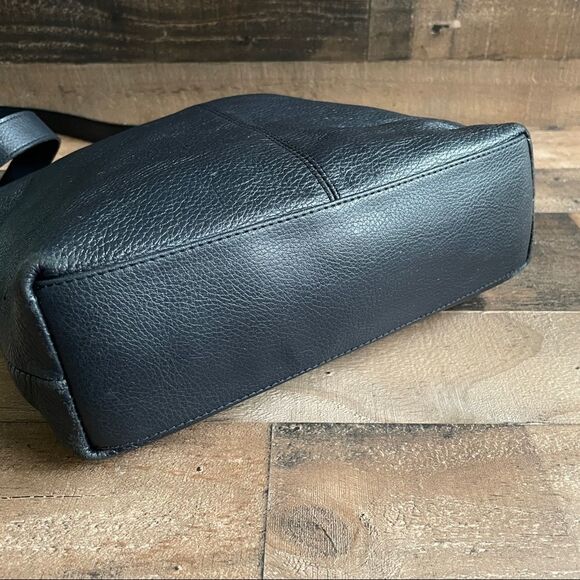 Giani Bernini Black Pebbled Leather Shoulder Bag - Picture 6 of 12